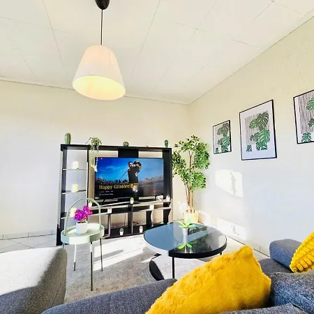 Chic Urban 2br With Parking- Bel4