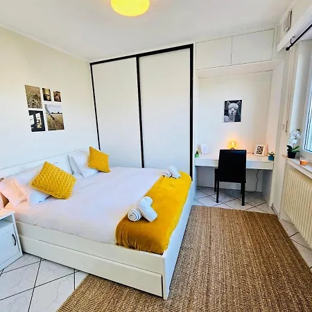 Chic Urban 2br With Parking- Bel4 아파트