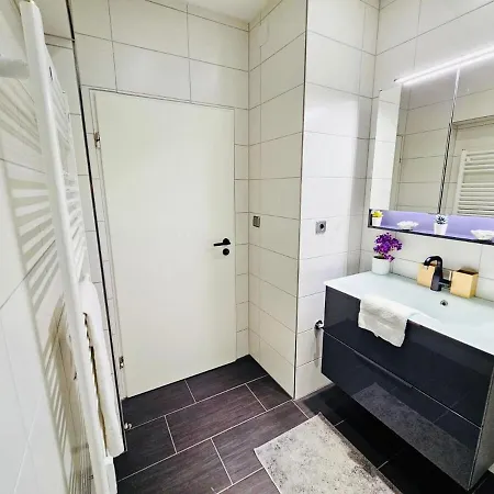 Chic Urban 2br With Parking- Bel4 아파트