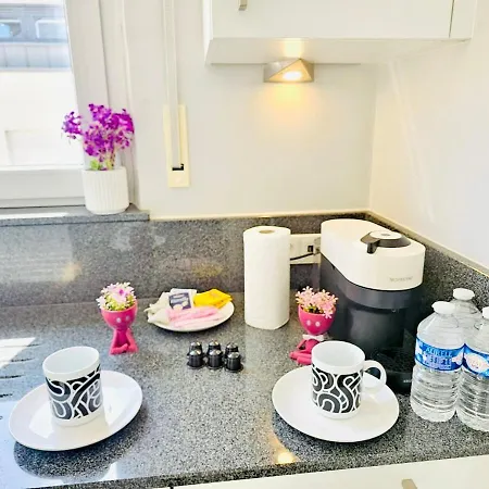 Chic Urban 2br With Parking- Bel4