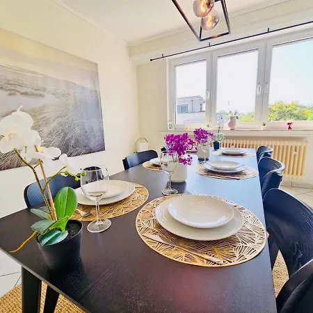 아파트 Chic Urban 2br With Parking- Bel4 *