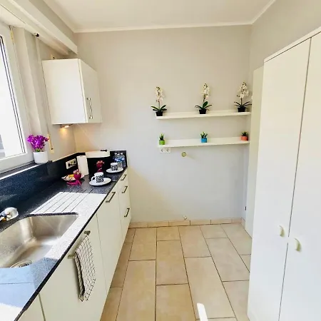 Chic Urban 2br With Parking- Bel4