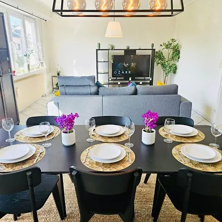 Chic Urban 2br With Parking- Bel4 아파트 *