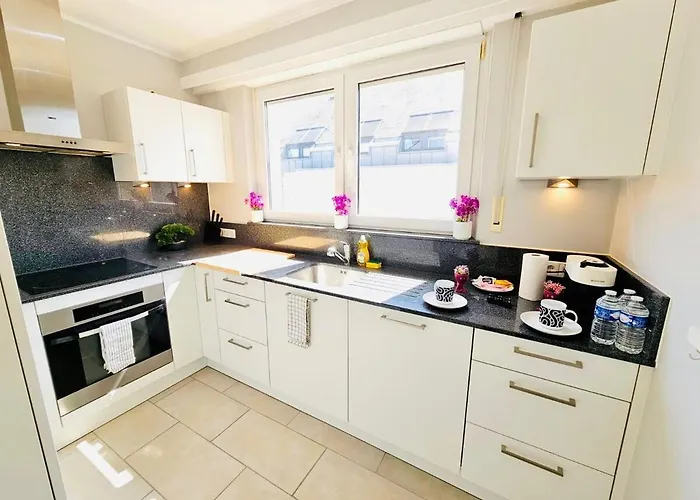 Apartment Chic Urban 2br With Parking- Bel4 *