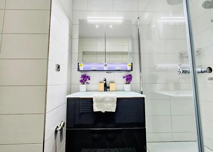 Chic Urban 2br With Parking- Bel4 *