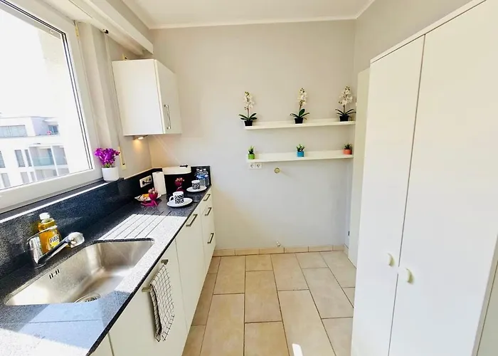 Chic Urban 2br With Parking- Bel4