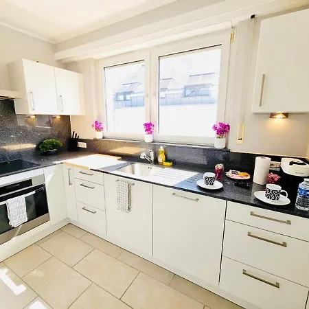 Lägenhet Chic Urban 2br With Parking- Bel4 *